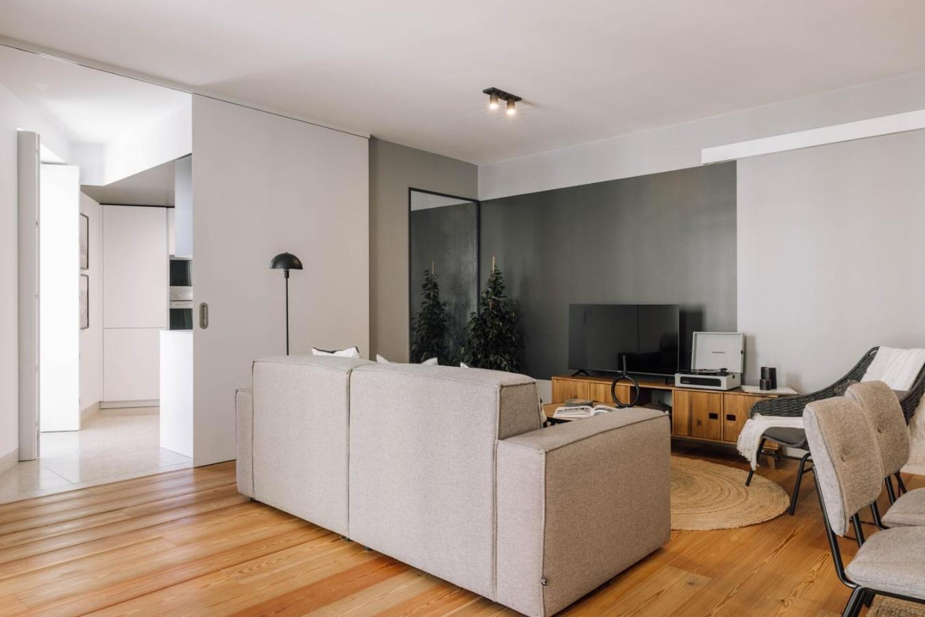 Apartment Espot - 2 Bedrooms In Graca *