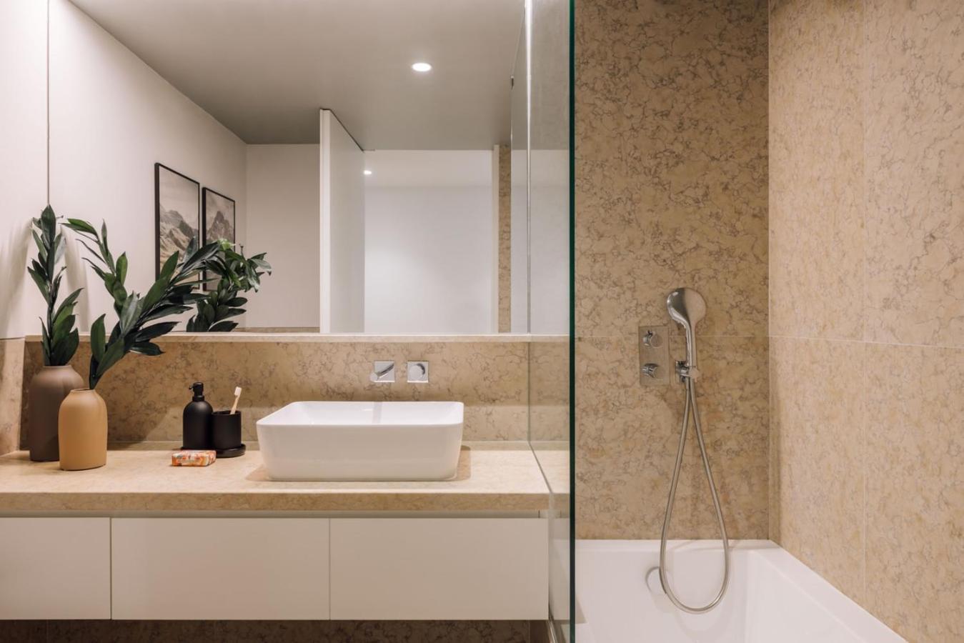 Apartment Espot - 2 Bedrooms In Graca